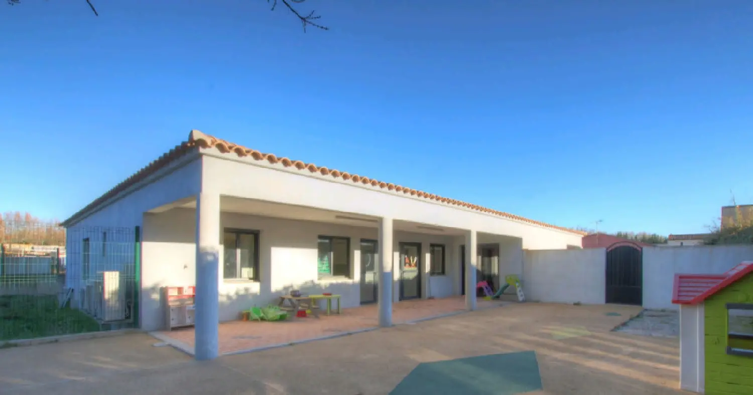  te koop bedrijfsruimte/ kantoor Arles Bouches-du-Rhône 3
