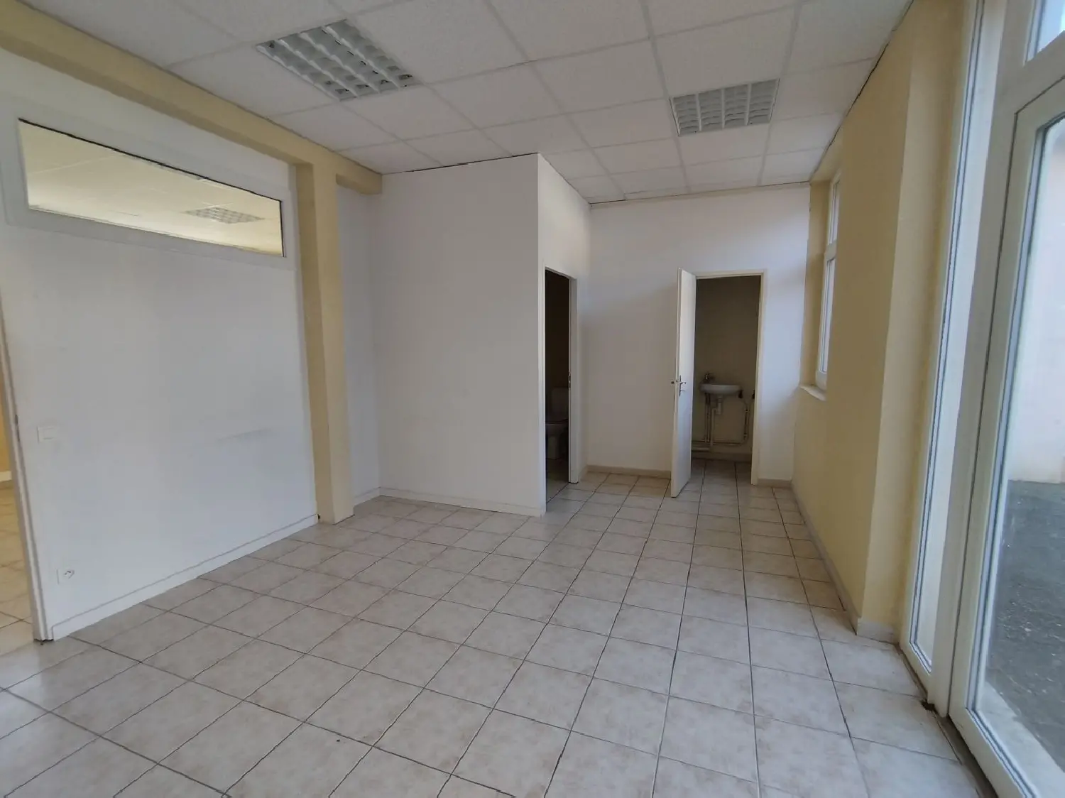  en venta local comercial Cahors Lot 1