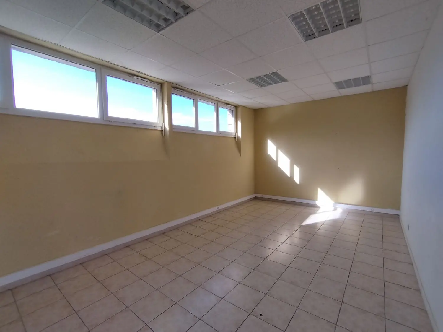 en venta local comercial Cahors Lot 3