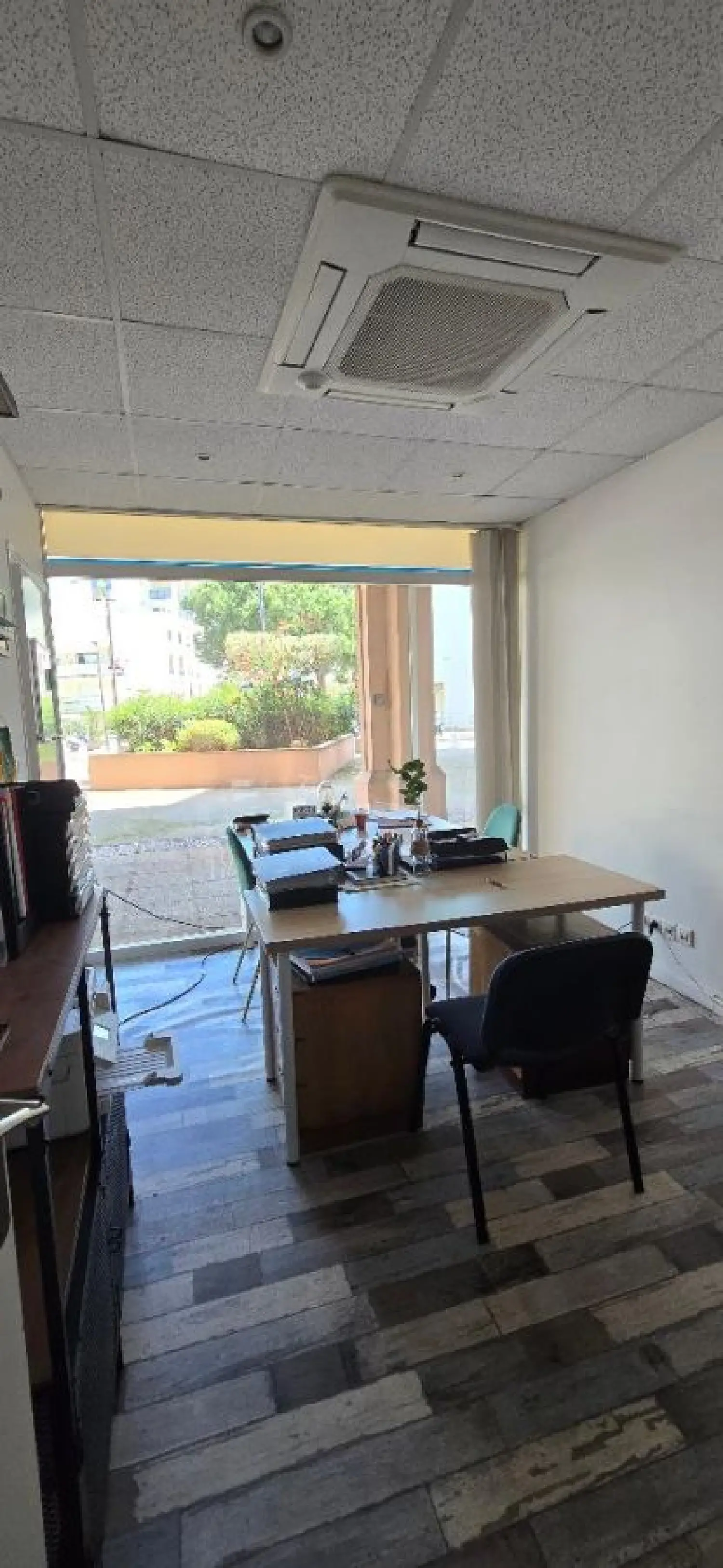 en venta local comercial Fréjus Var 3