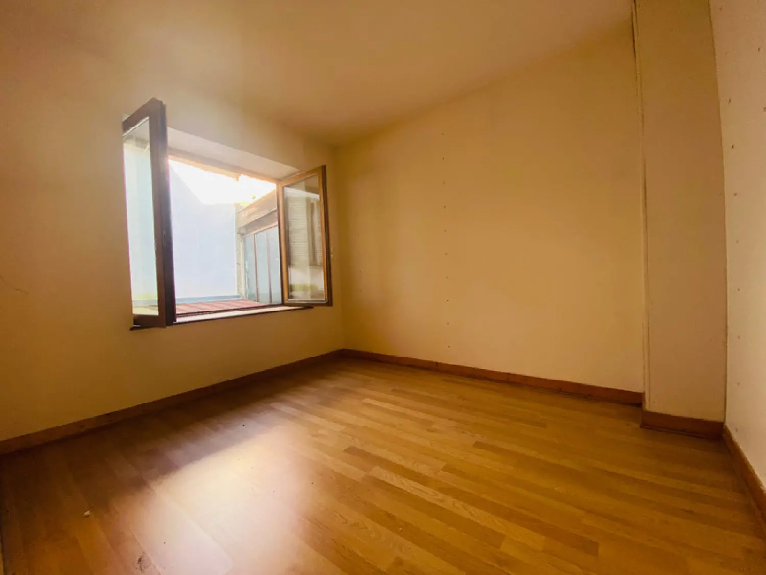  à vendre commerce La Pacaudière Loire 4