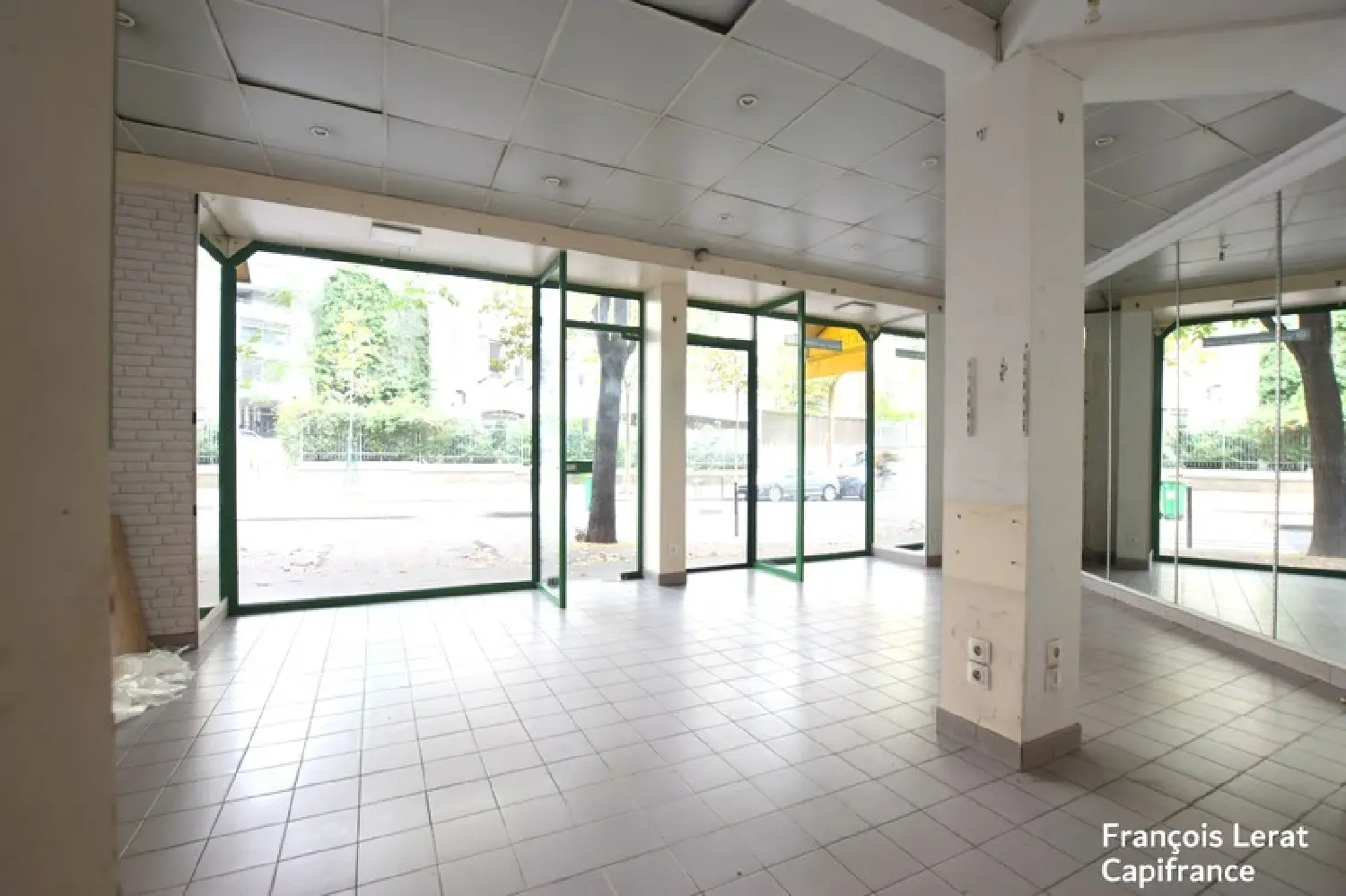 en venta local comercial Paris 20e Arrondissement París (Seine) 2