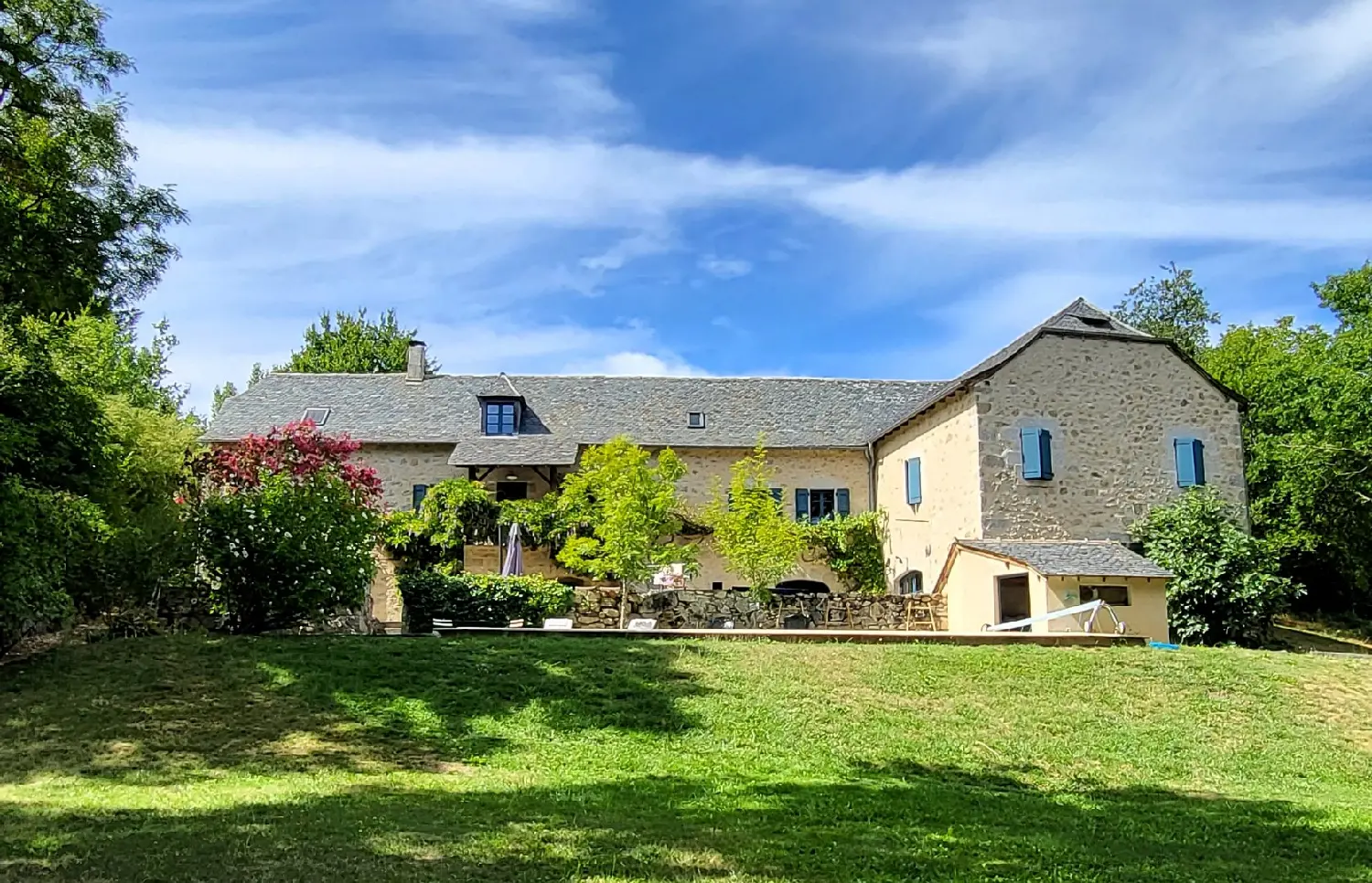  te koop landgoed Lunac Aveyron 1