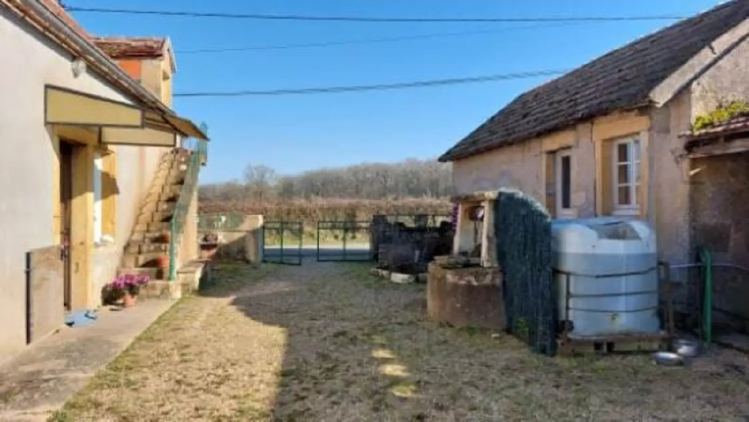  te koop boerderij Clessy Saône-et-Loire 2