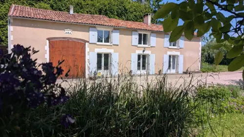 Juillac-le-Coq Charente farm foto 7100714