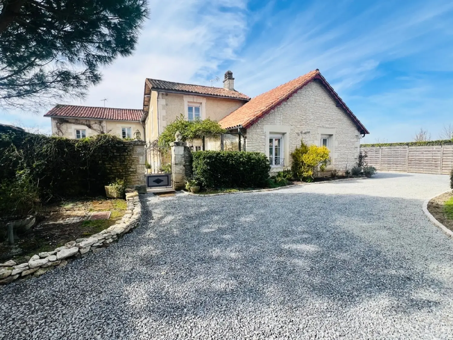  te koop boerderij Neuville-De-Poitou Vienne 3