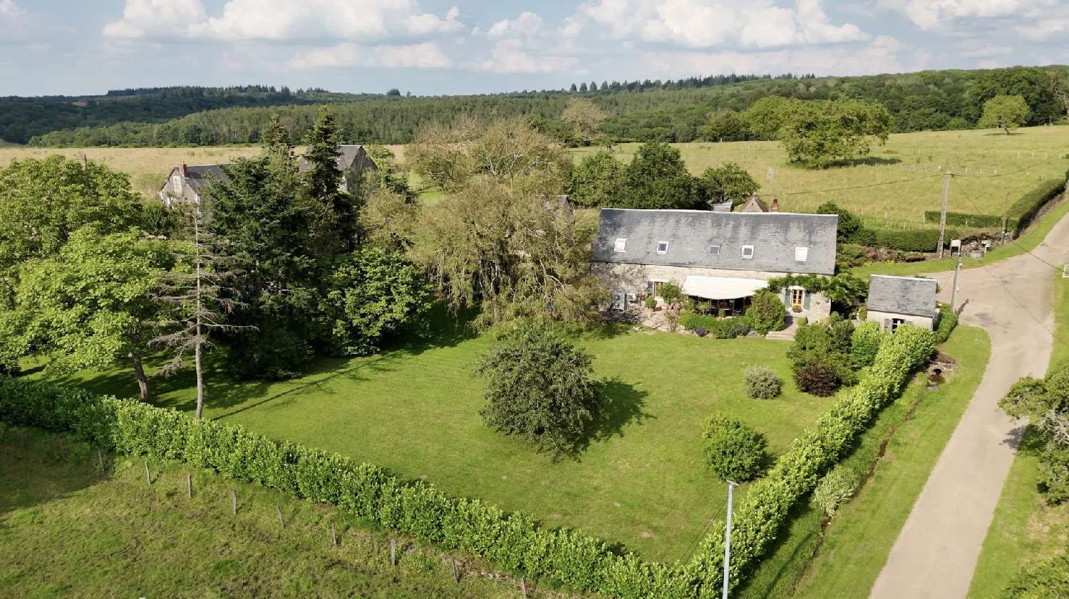  te koop boerderij Saint-Franchy Nièvre 2