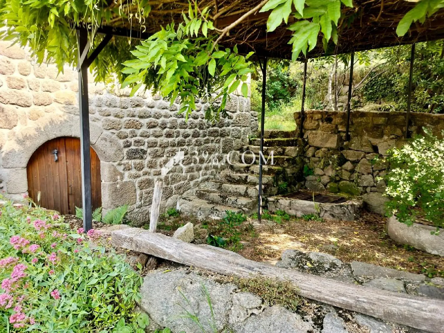  te koop boerderij Saint-Genest-Lachamp Ardèche 2