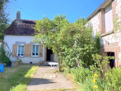Villeneuve-l'Archevêque Yonne farm foto 7093867