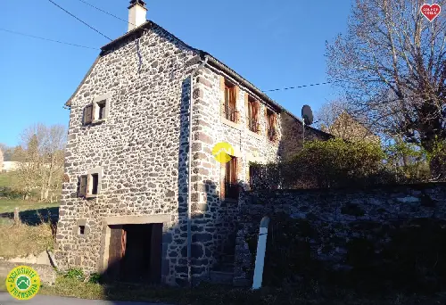 Allanche Cantal house foto