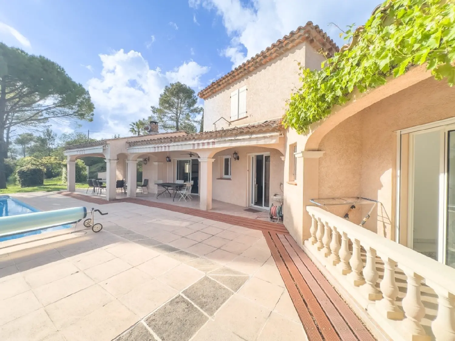  te koop huis Bagnols-en-Forêt Var 2