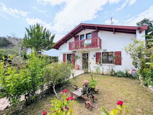 Cambo-les-Bains Pyrénées-Atlantiques huis foto 7088364