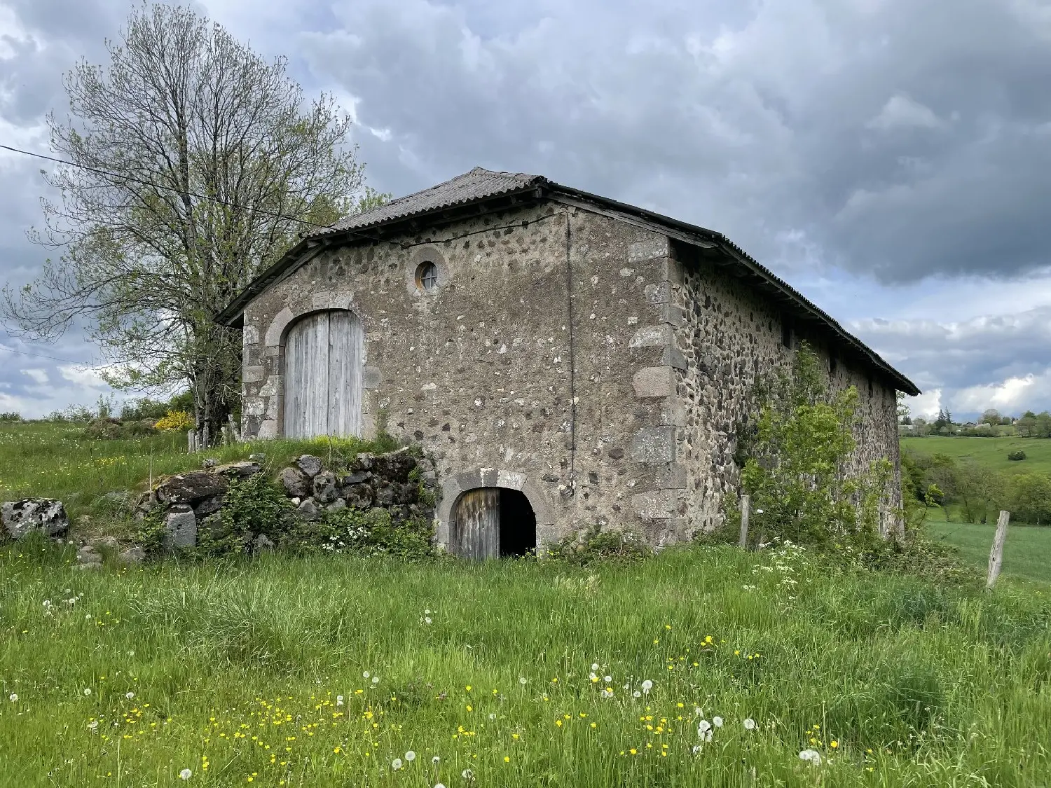 en venta casa Carlat Cantal 2