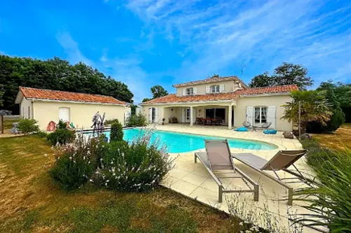 Chabanais Charente huis foto 7094573
