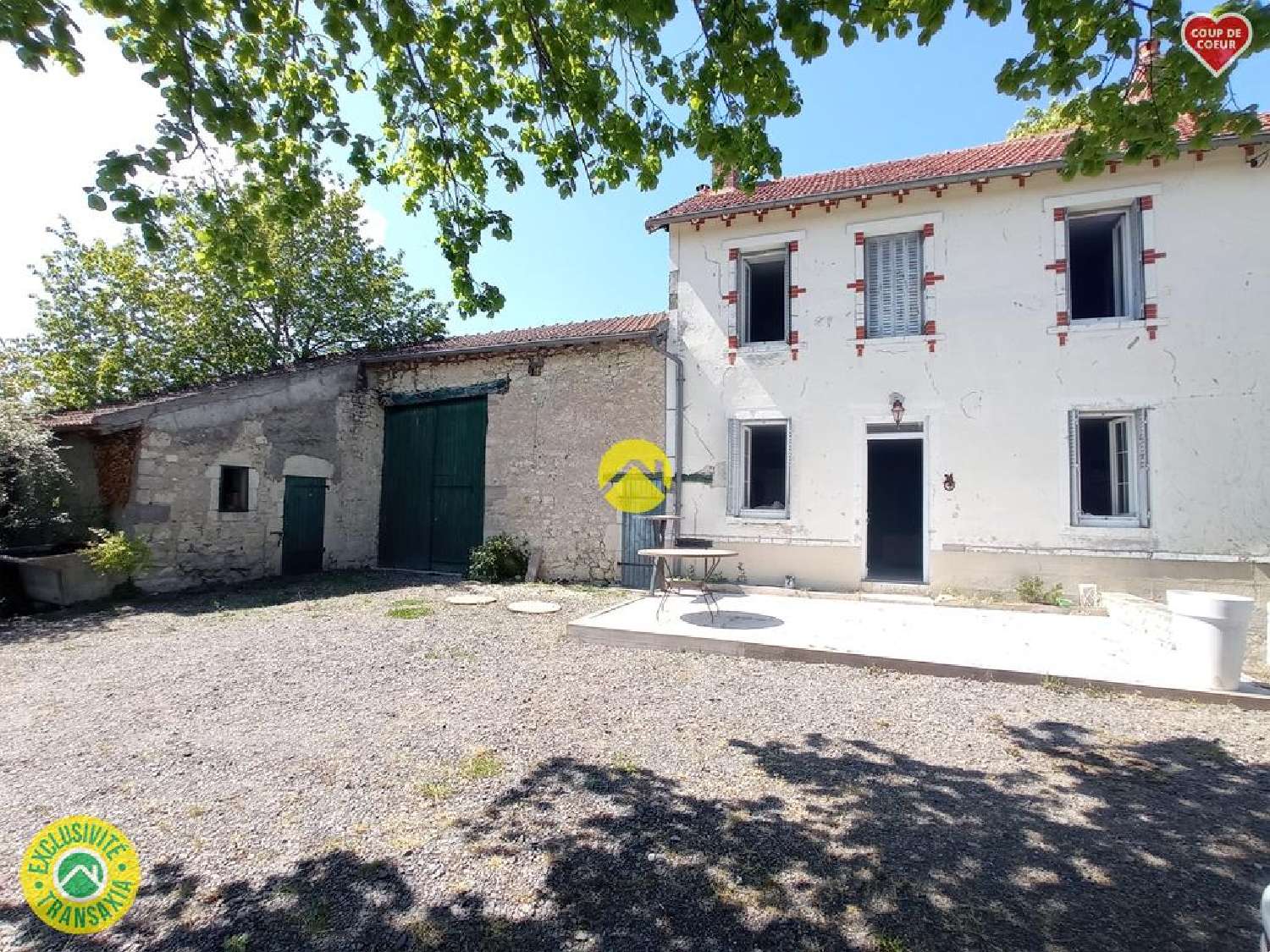  for sale house Chantelle Allier 1