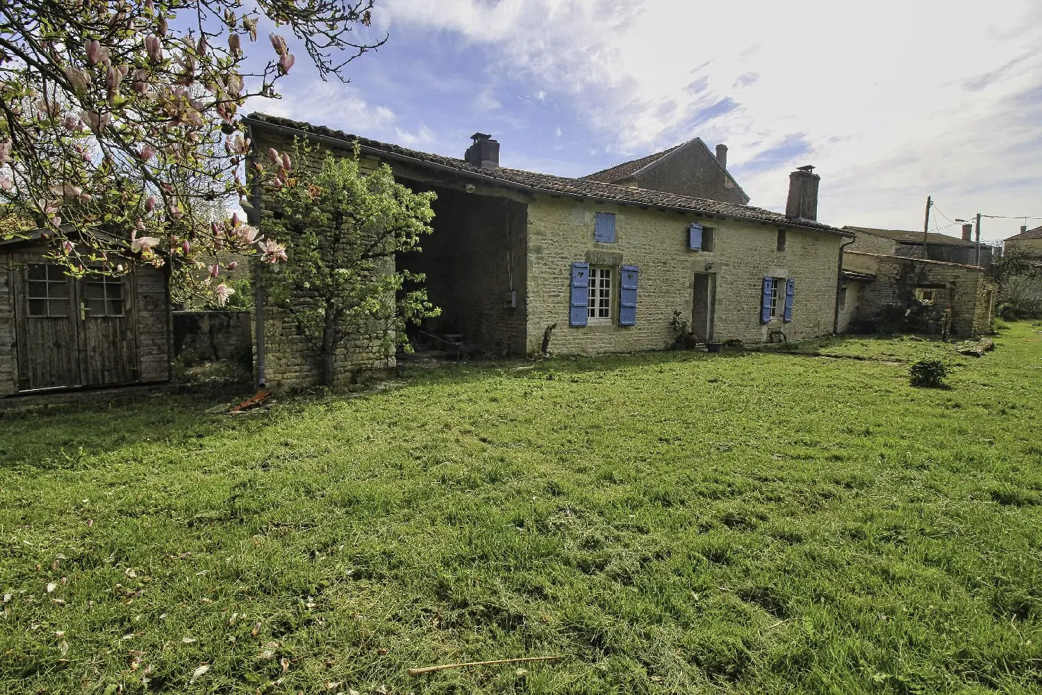  for sale house Dampierre-sur-Boutonne Charente-Maritime 2