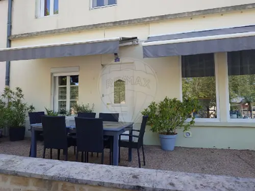 Issy-l'Évêque Saône-et-Loire huis foto 7096854