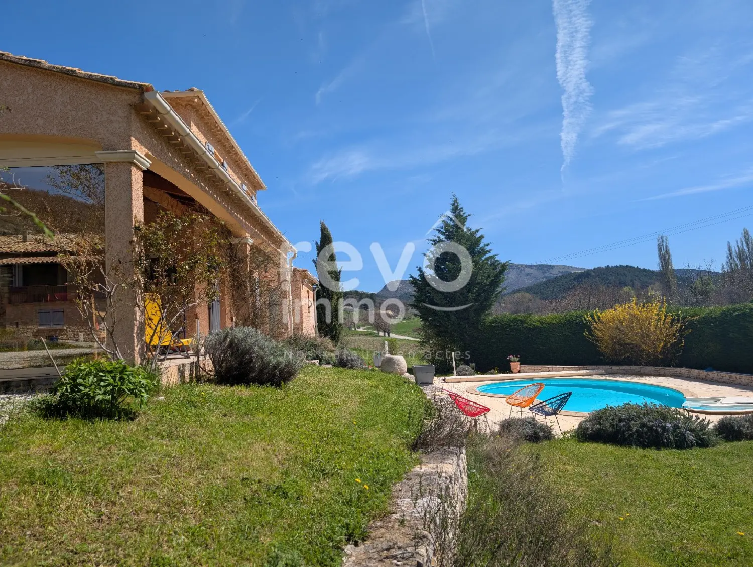  te koop huis La Rochette-du-Buis Drôme 2