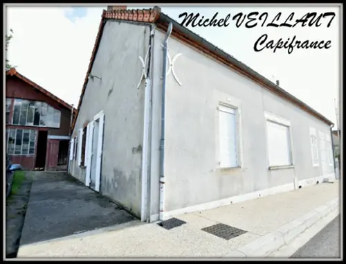 Lucenay-lès-Aix Nièvre huis foto 7101050