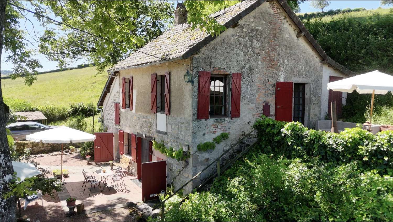 te koop huis Luzy Nièvre 1