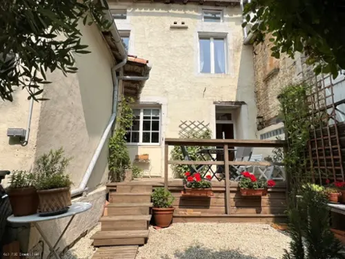 Nanteuil-en-Vallée Charente house foto