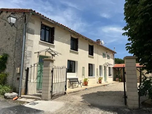 Nanteuil-en-Vallée Charente Haus foto