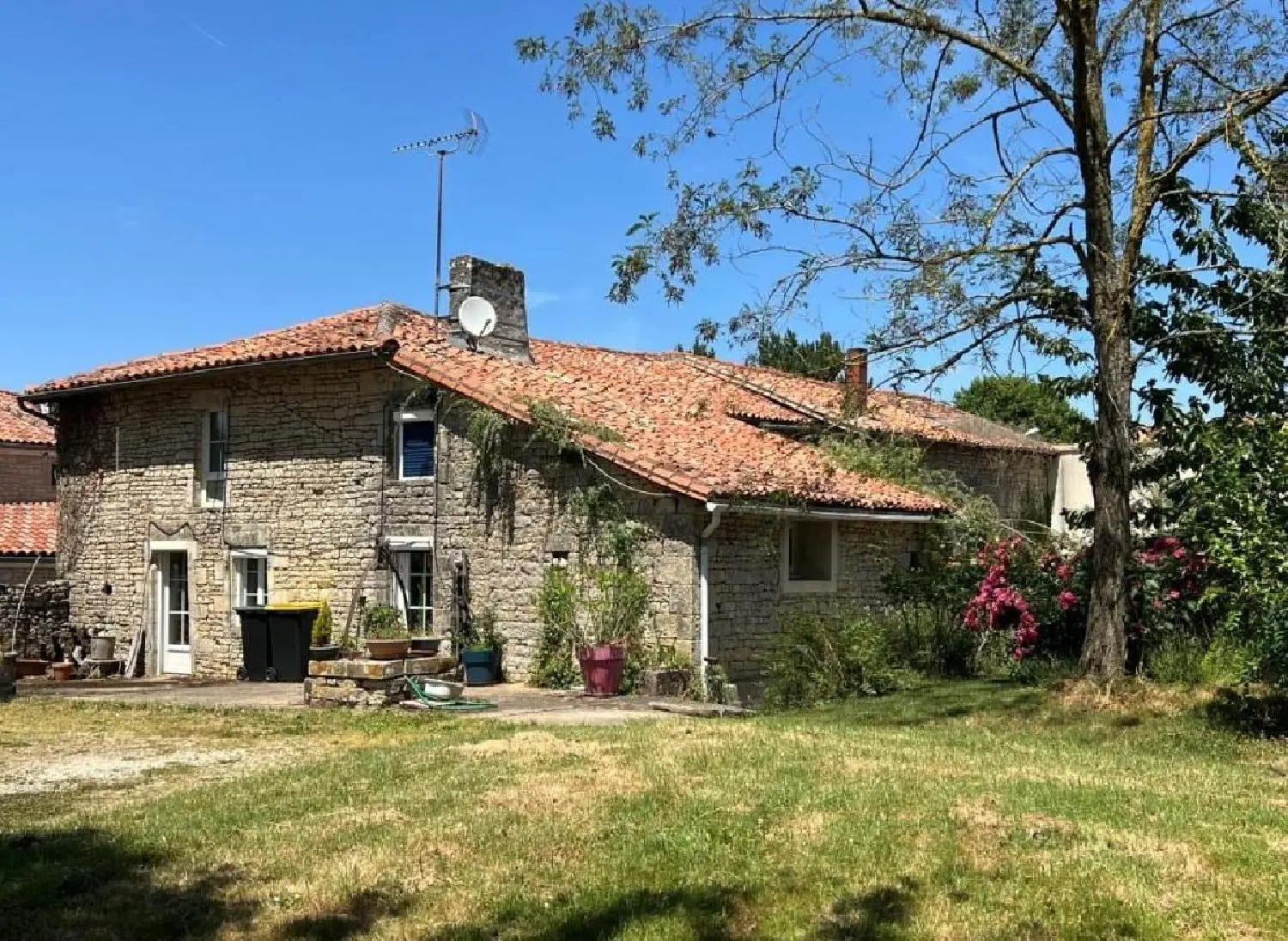 en venta casa Nanteuil-en-Vallée Charente 3