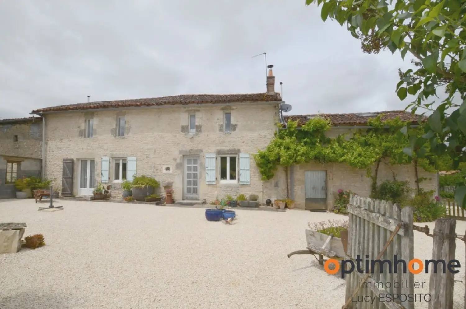  te koop huis Nanteuil-en-Vallée Charente 1