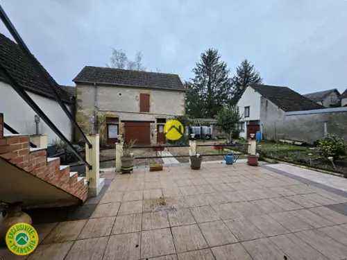 Nérondes Cher huis foto