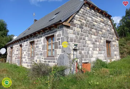 Pierrefort Cantal huis foto