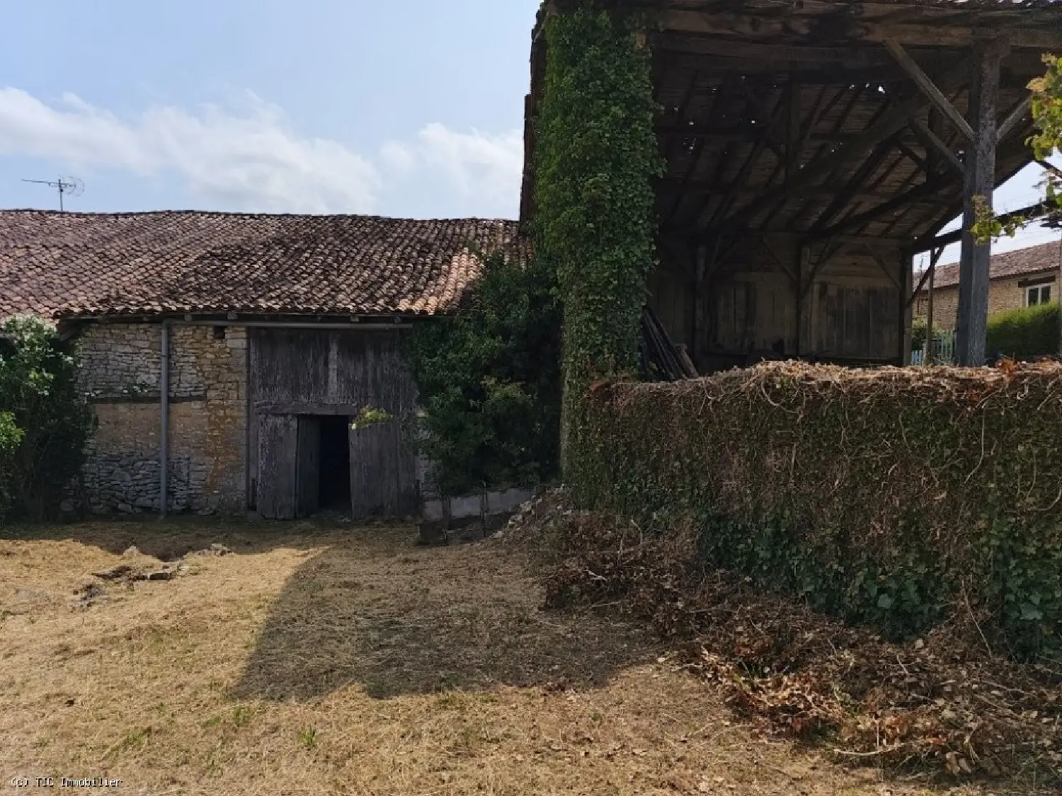  à vendre maison Saint-Claud Charente 3