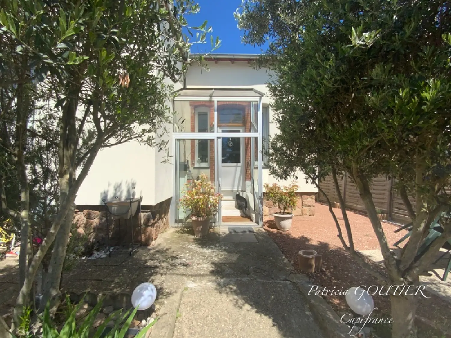  for sale house Saint-Germain-Laval Loire 1