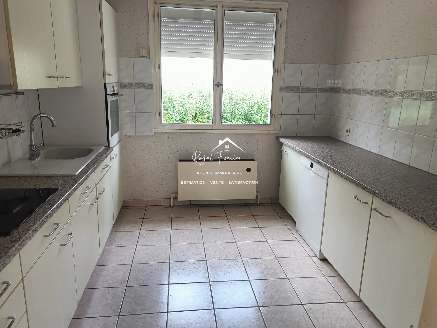  for sale house Saint-Gervais-les-Trois-Clochers Vienne 6