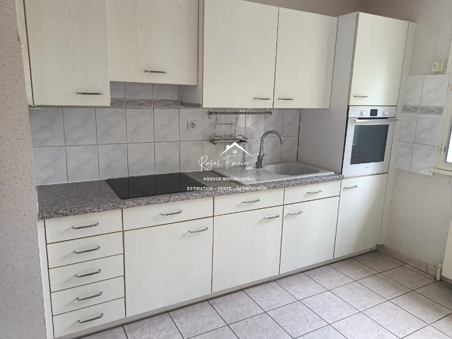  for sale house Saint-Gervais-les-Trois-Clochers Vienne 7
