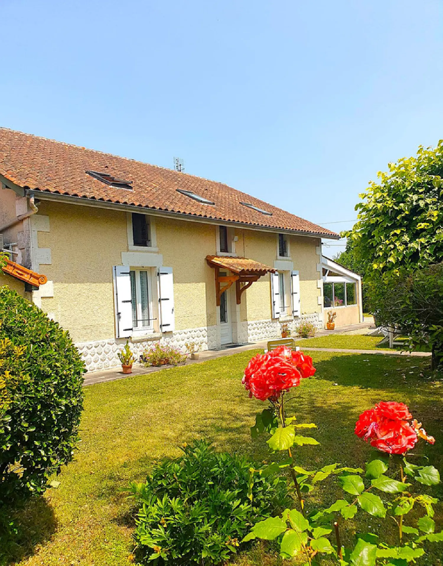  for sale house Saint-Hilaire Charente 1