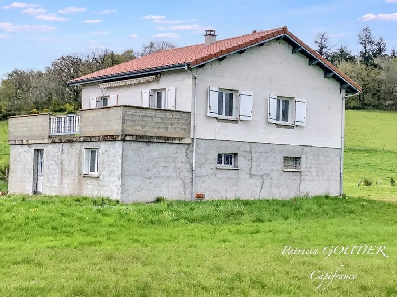  for sale house Saint-Julien-la-Vêtre Loire 1