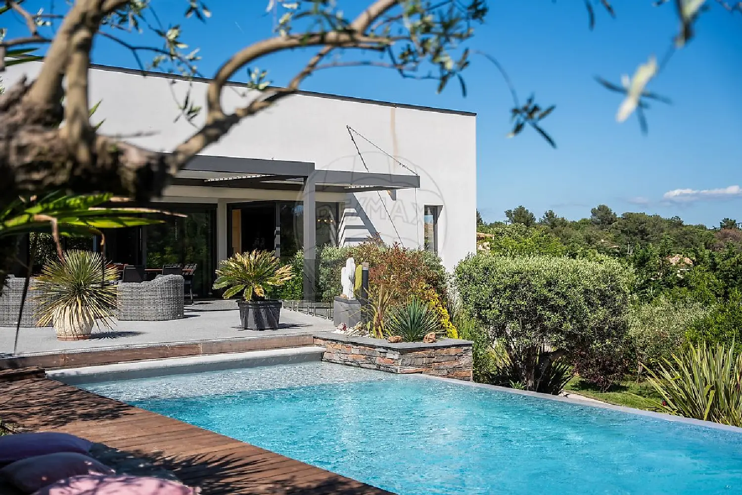 en venta casa Saint-Maximin-la-Sainte-Baume Var 2
