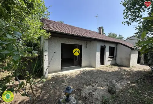 Varennes-Vauzelles Nièvre huis foto