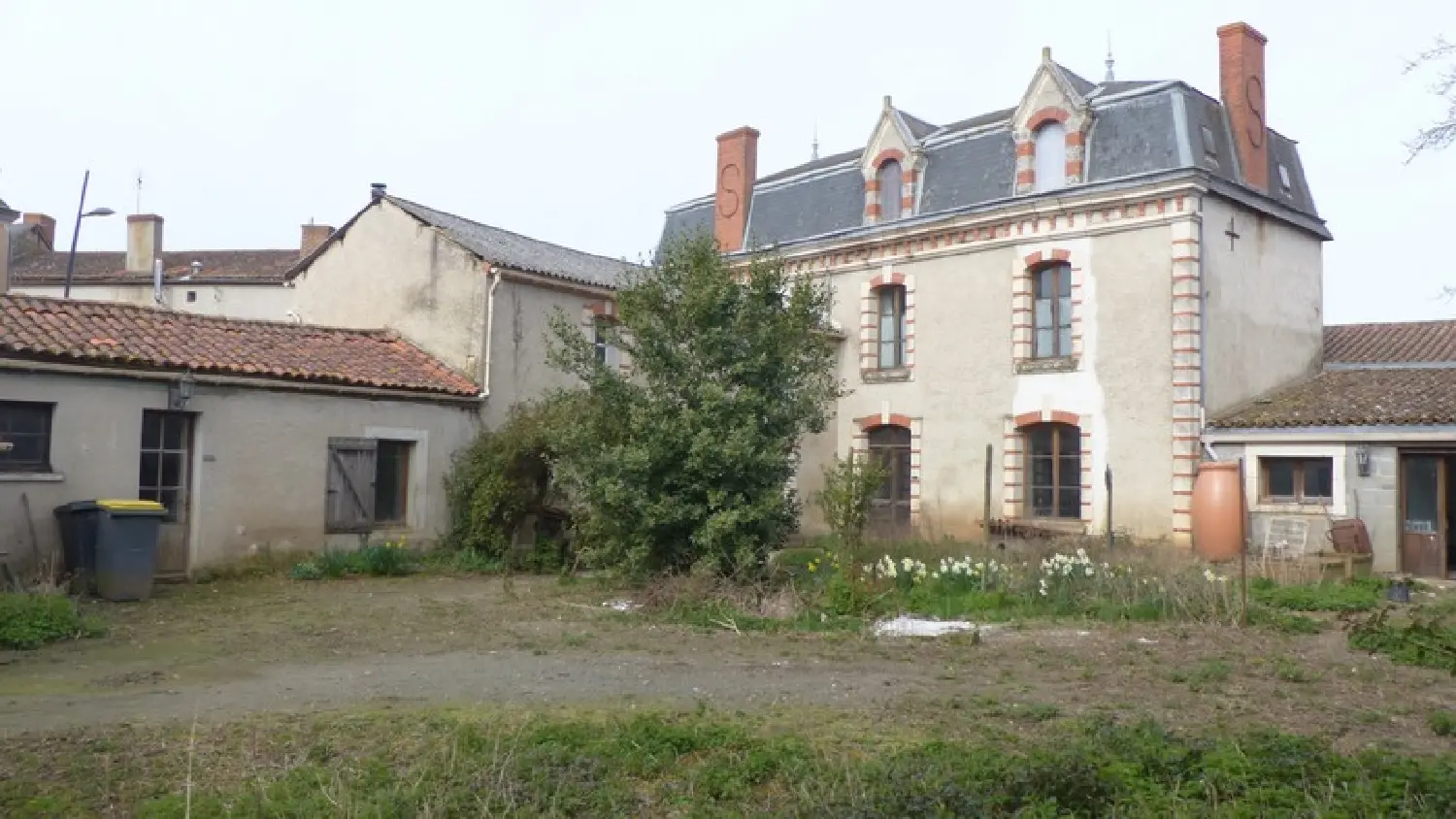  te koop herenhuis Les Jumeaux Deux-Sèvres 1