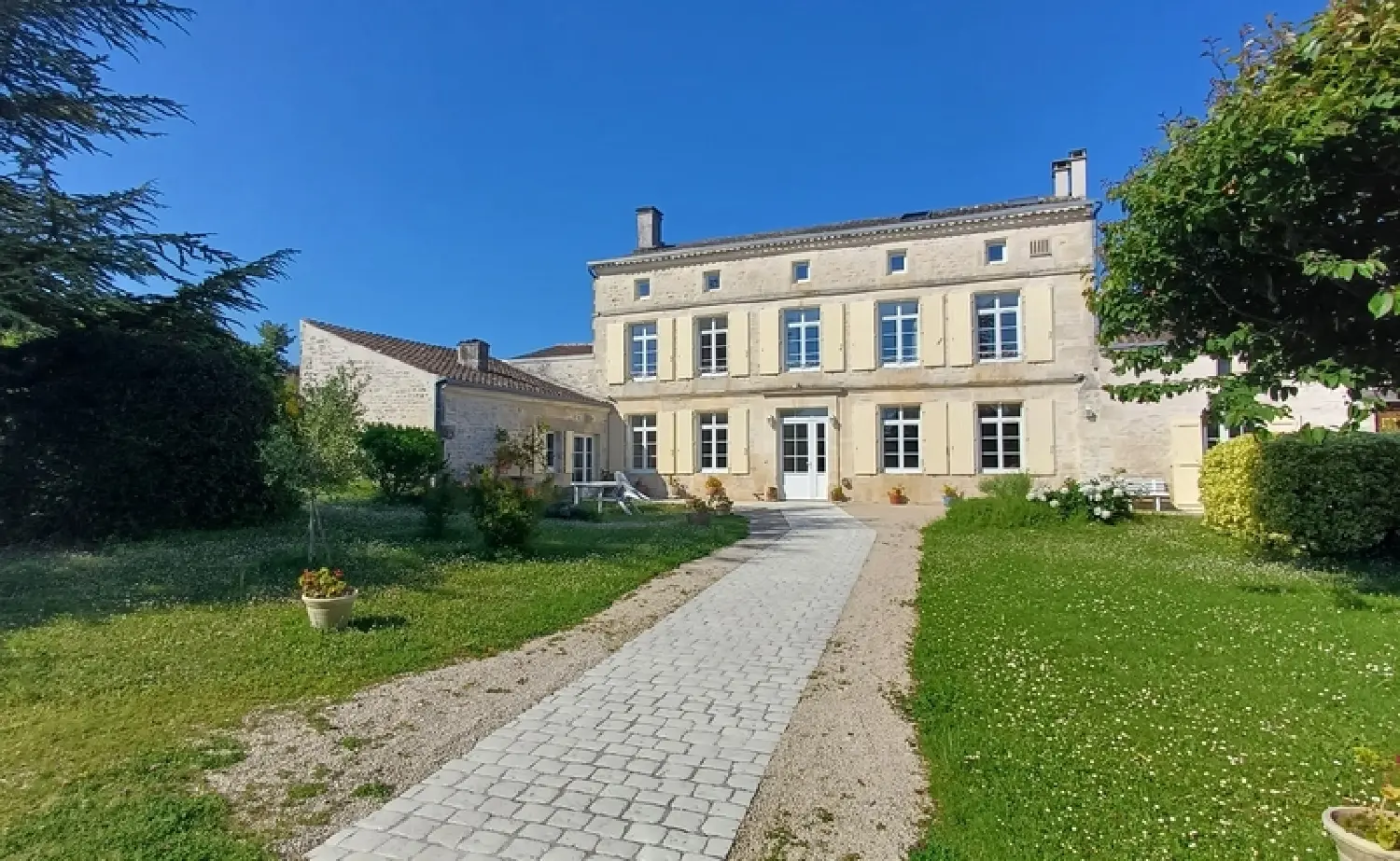  à vendre maison bourgeoise Rouillac Charente 2
