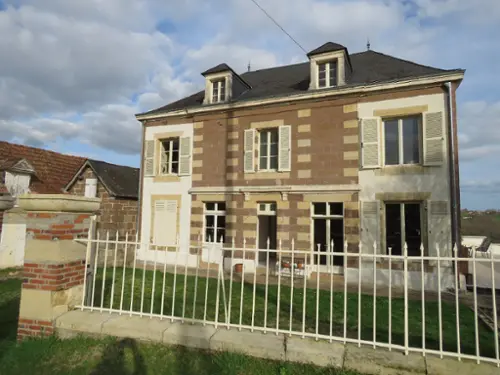 Yssandon Corrèze Bürgerhaus Bild 7098080