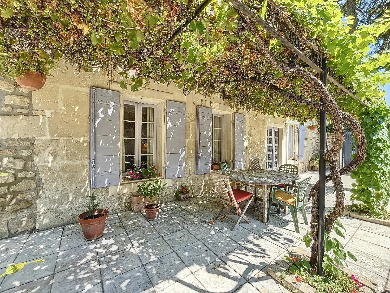 à vendre villa Fontvieille Bouches-du-Rhône 2