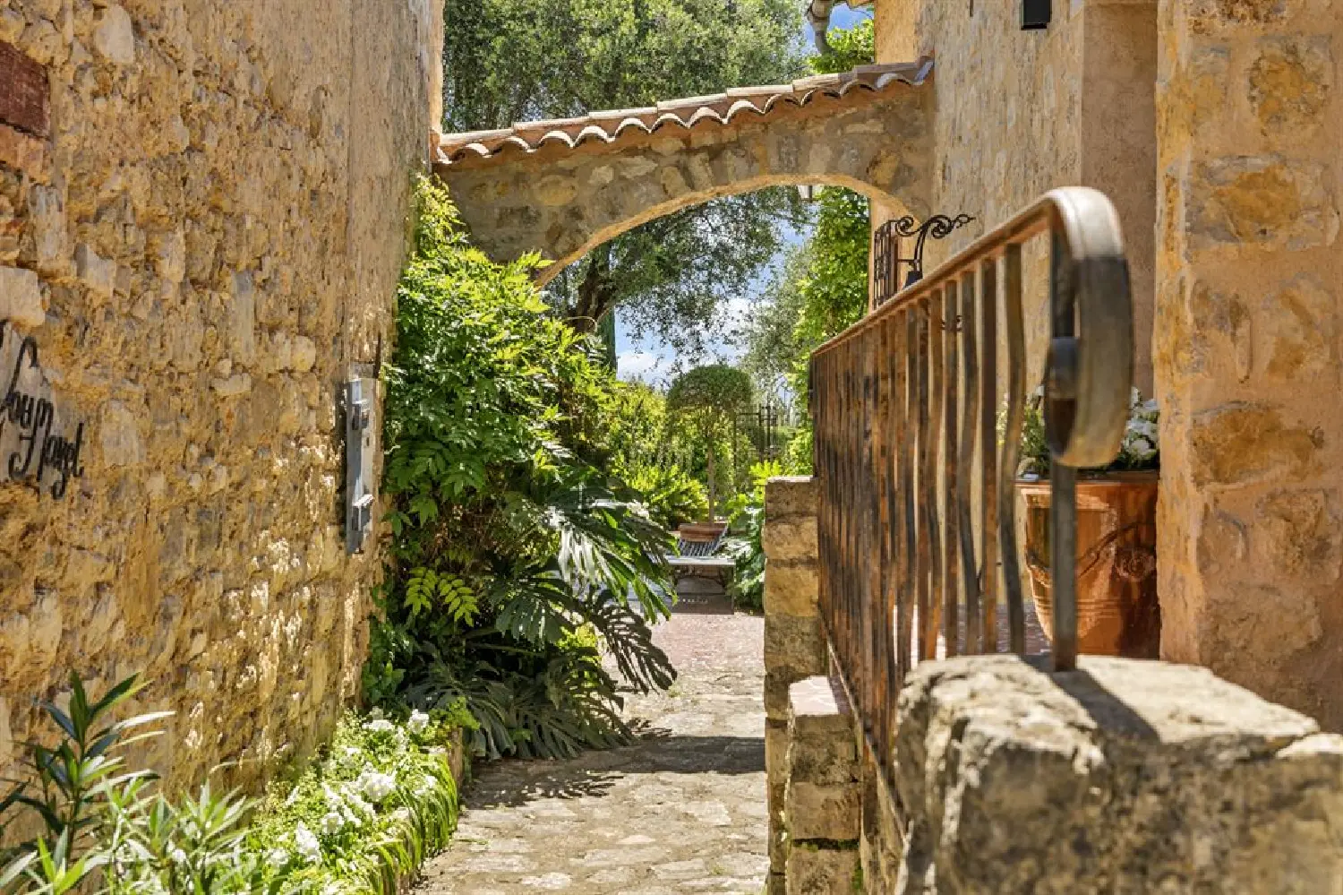  à vendre villa Le Rouret Alpes-Maritimes 5