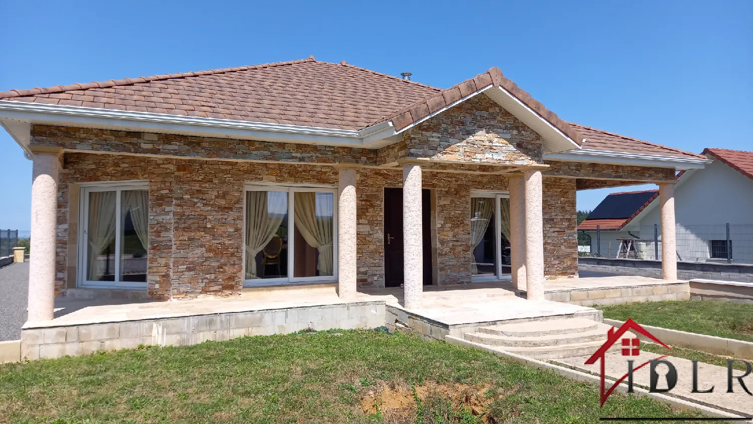  en venta villa Montmorot Jura 1