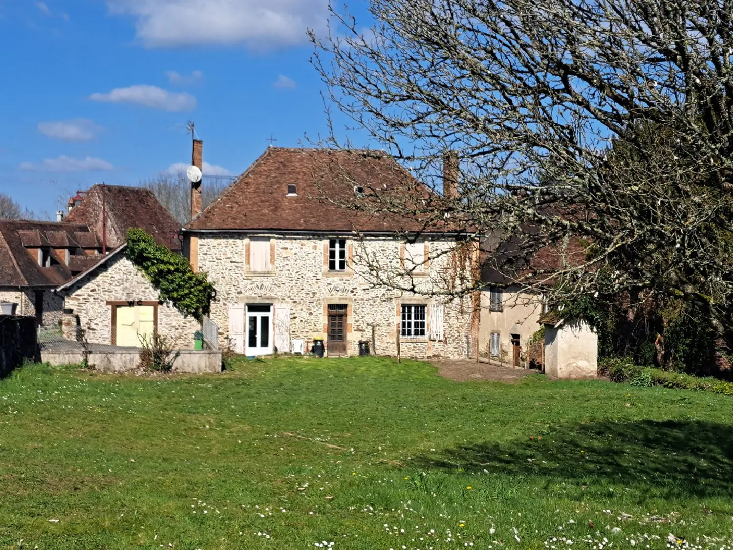 en venta casa de pueblo Benayes Corrèze 3