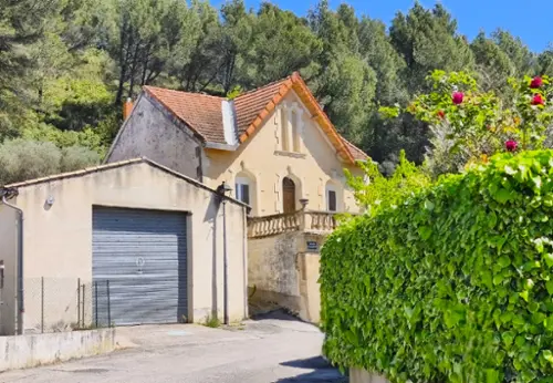 Boulbon Bouches-du-Rhône casa de pueblo foto