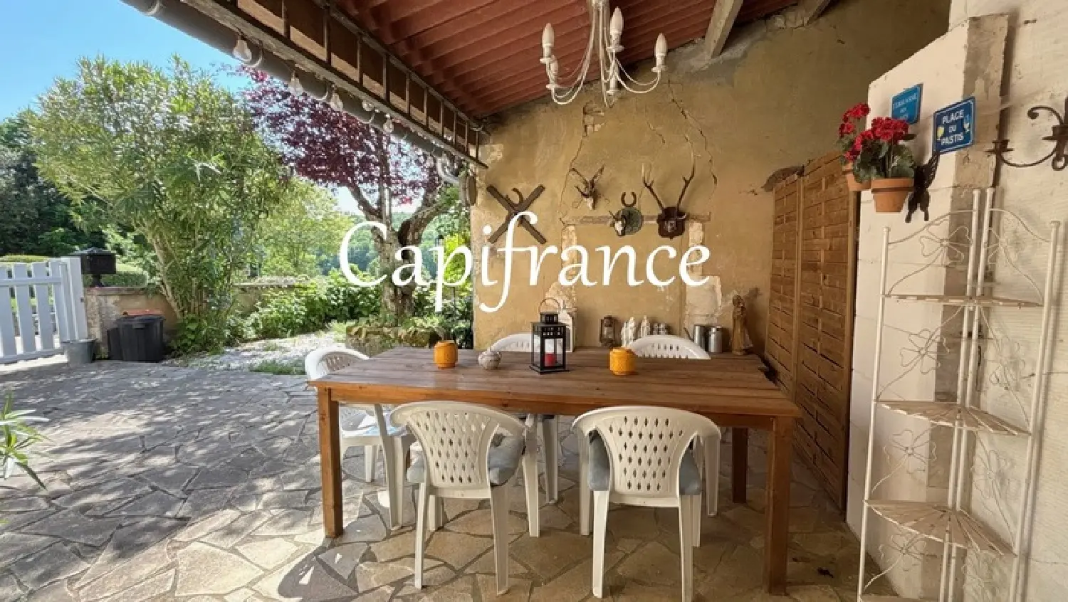  à vendre maison de village Fenioux Charente-Maritime 2
