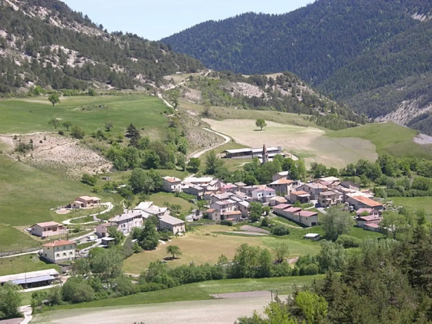  en venta casa de pueblo Lambruisse Alpes-de-Haute-Provence 1