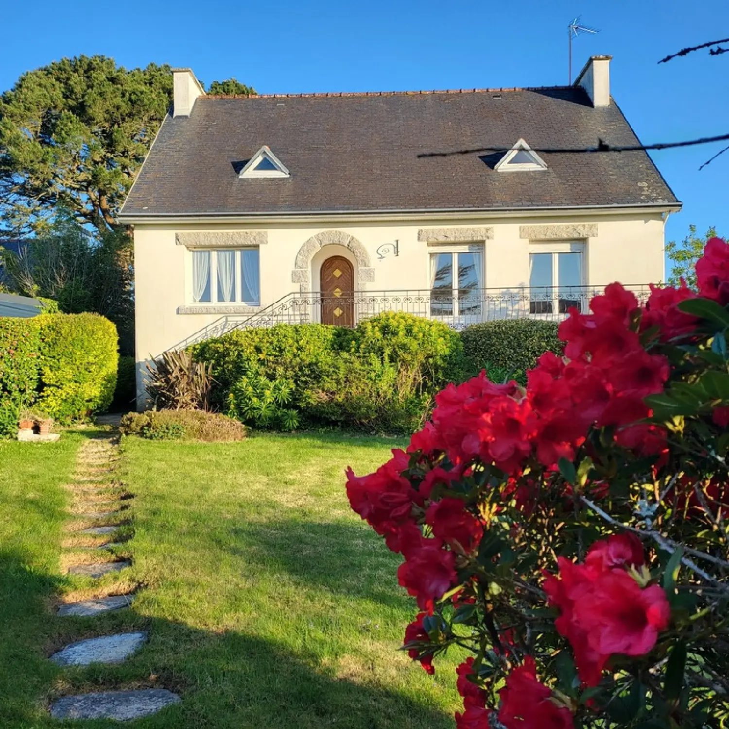  for sale village house Plogastel-Saint-Germain Finistère 1
