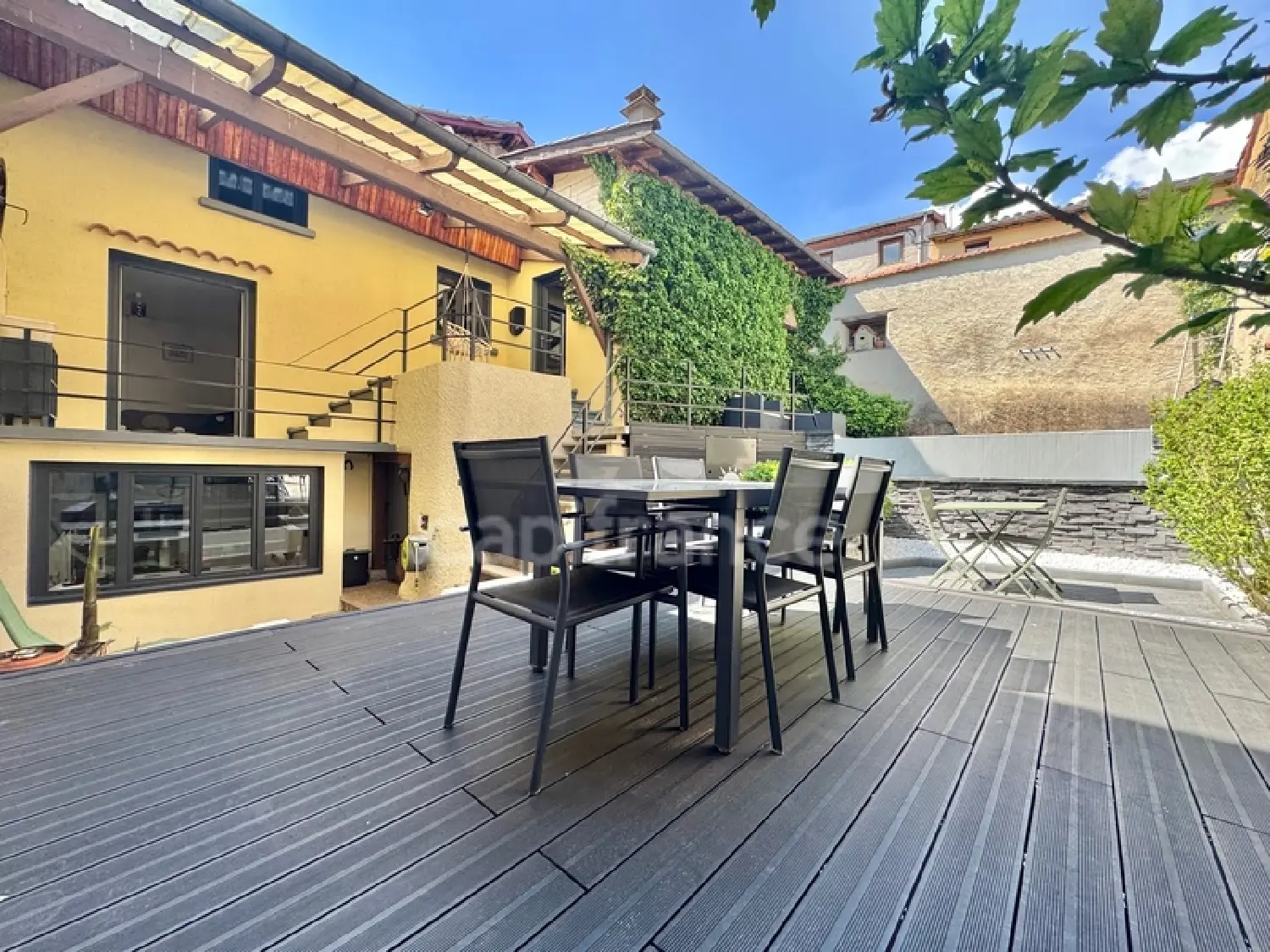 en venta casa de pueblo Saint-Germain-Laval Loire 2